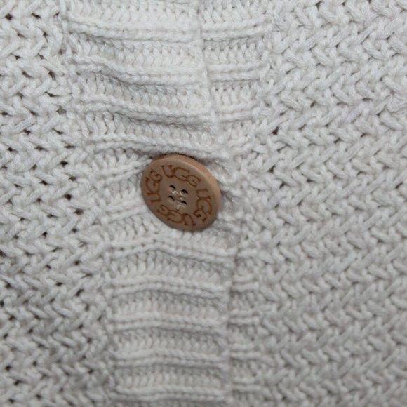 UGG Cable Knit Button Maribeth Cape Poncho Sweater Cream Size XS / S H12016 - Picture 6 of 12